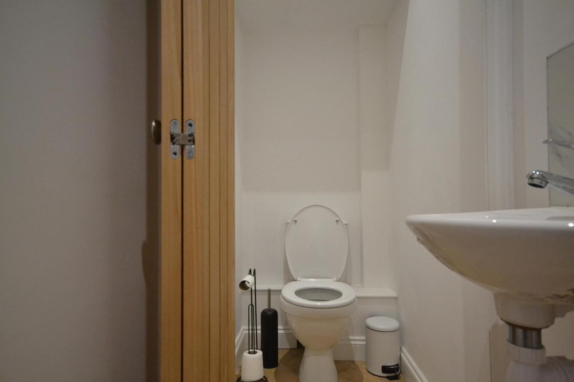 Acorn Cottage เท็นบี ภายนอก รูปภาพ